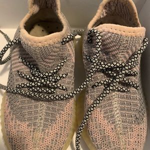 COPY - Yeezy Pink&Grey Toodler US 6.5/Euro25